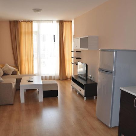 פומורי Luxor Apartments מראה חיצוני תמונה