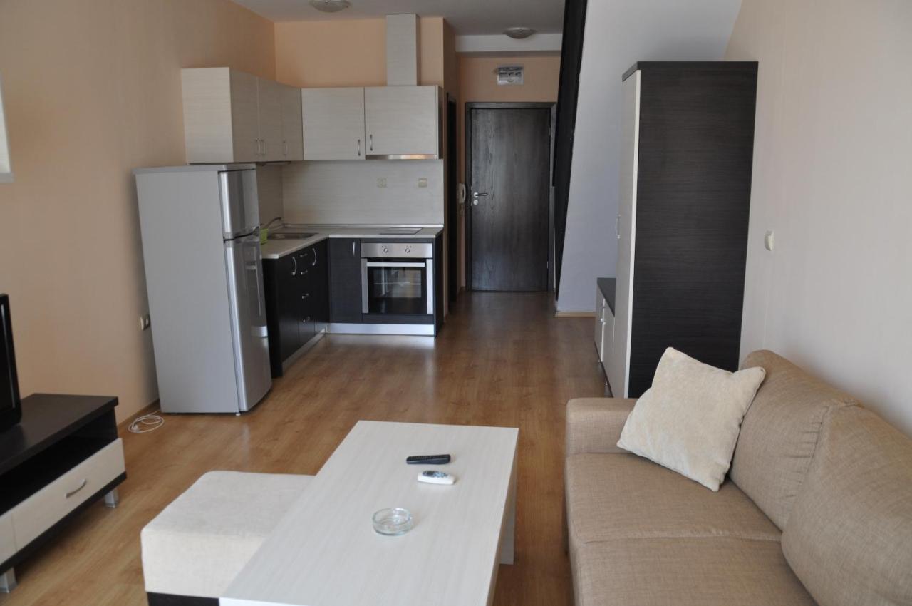 פומורי Luxor Apartments מראה חיצוני תמונה